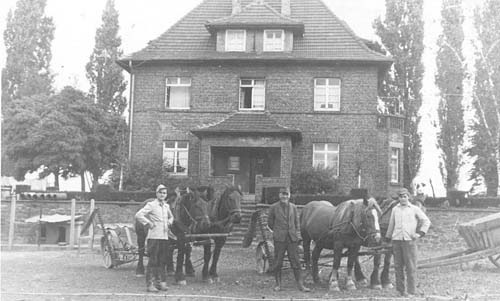 Engels Hans mit 2 Gespannen 2