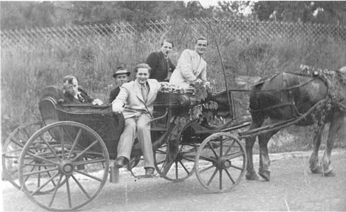 Jugend mit Kutsche